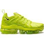 Neongröna Träningsskor från Nike Air Vapormax Plus med Snörning med rundad tå i Mesh för Damer 