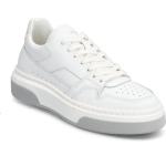 Vita Låga sneakers från Pavement i storlek 36 