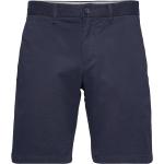 Blåa Chino shorts från Tommy Hilfiger 