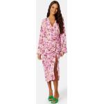 Blommiga Ljusrosa Blommiga klänningar i Storlek 3 XL med V-ringning för Damer 