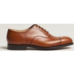 Bruna Oxford-skor från Church's i storlek 40,5 med rundad tå i Kalvskinn för Herrar 