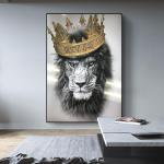 Lejonkungen som bär kronan Modern djurduksmålning på väggkonstaffisch och tryck Väggbild för dekoration i vardagsrummet
