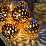 Rosa Ljusslingor med bollar 