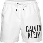 Vita Badshorts från Calvin Klein i Storlek S 