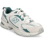 Vita Låga sneakers från New Balance 530 i storlek 42 
