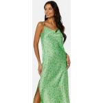 Vadlånga Gröna Draperade klänningar från ONLY i Storlek XL för Damer 