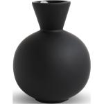 Svarta Vaser från Cooee Design 
