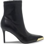Svarta Ankle-boots från Versace Versace Jeans på rea med spetsig tå med Klackhöjd 7cm till 9cm i Läder för Damer 