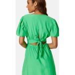 Vadlånga Gröna V-ringade klänningar med puffärm från Y.A.S i Storlek XL med V-ringning för Damer 