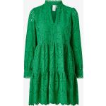 Ekologiska Hålmönstrade Gröna V-ringade klänningar med broderi från Y.A.S i Storlek S med V-ringning för Damer 